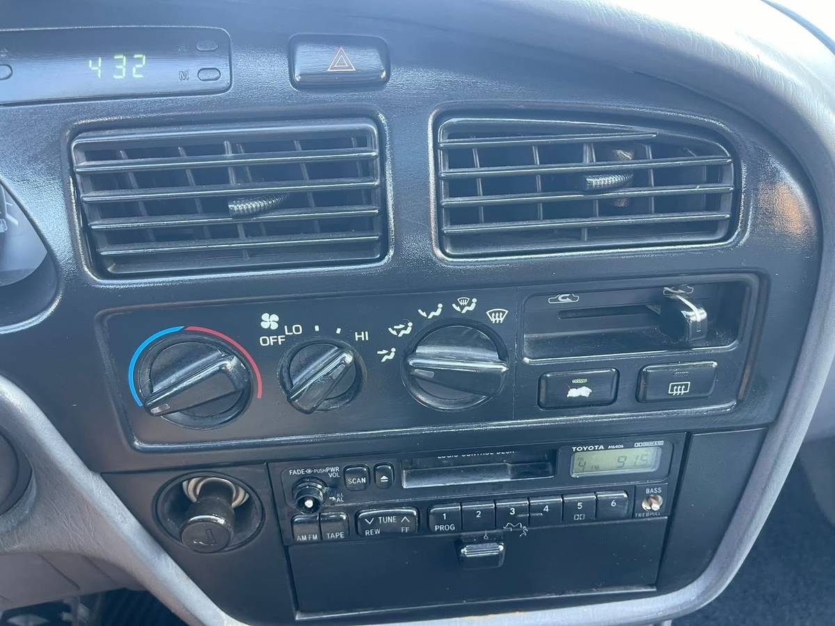 Toyota-camry-le-1996-9