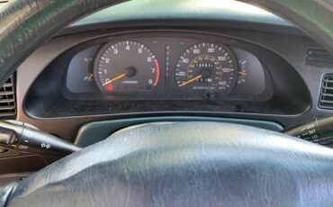 Toyota-camry-le-4dr-sedan-1992-white-11