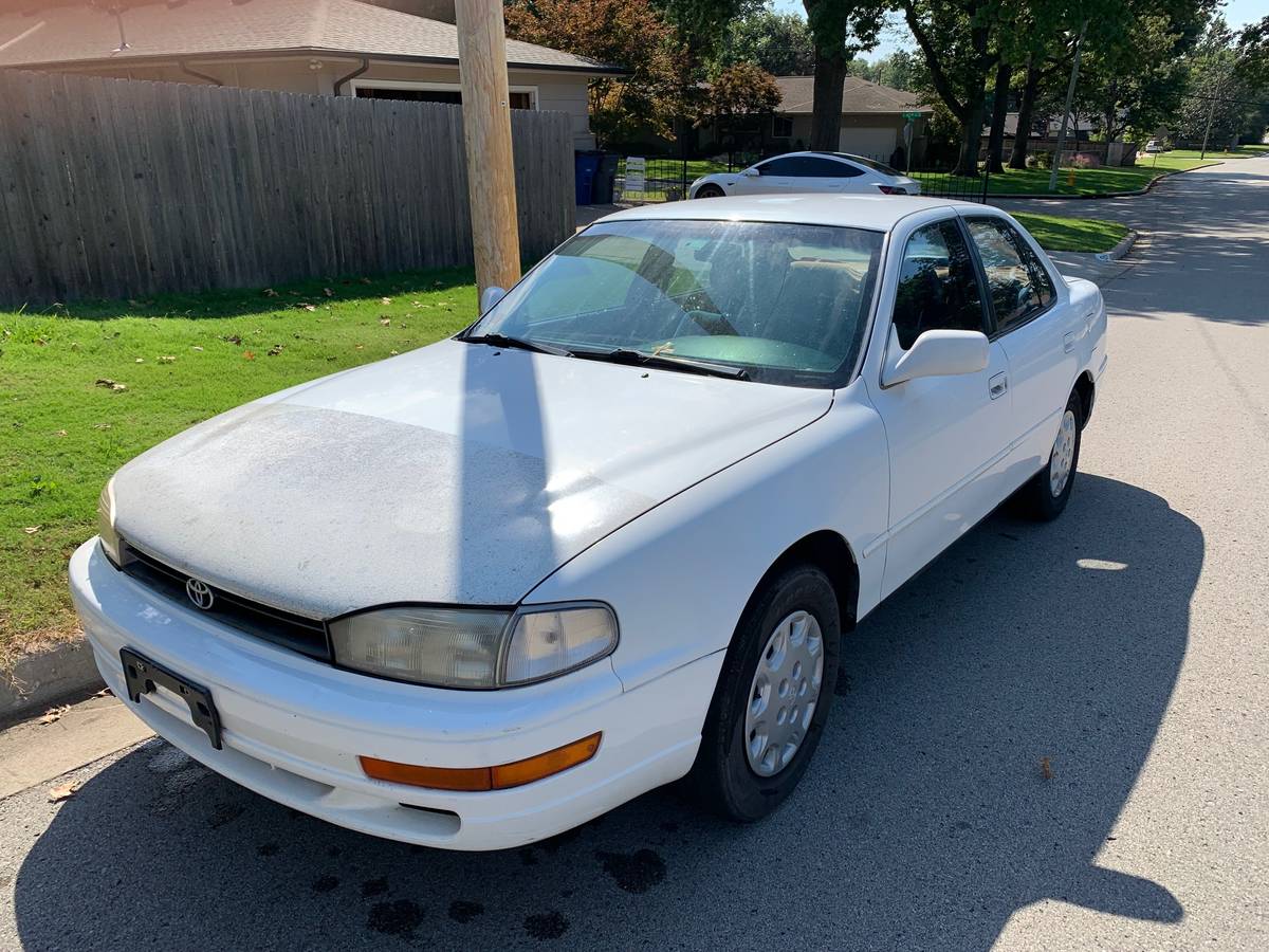 Toyota-camry-le-4dr-sedan-1992-white-2