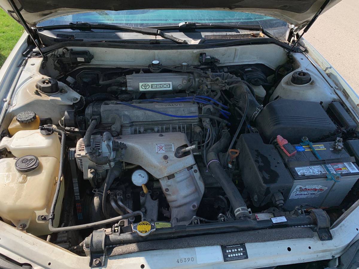 Toyota-camry-le-4dr-sedan-1992-white-4