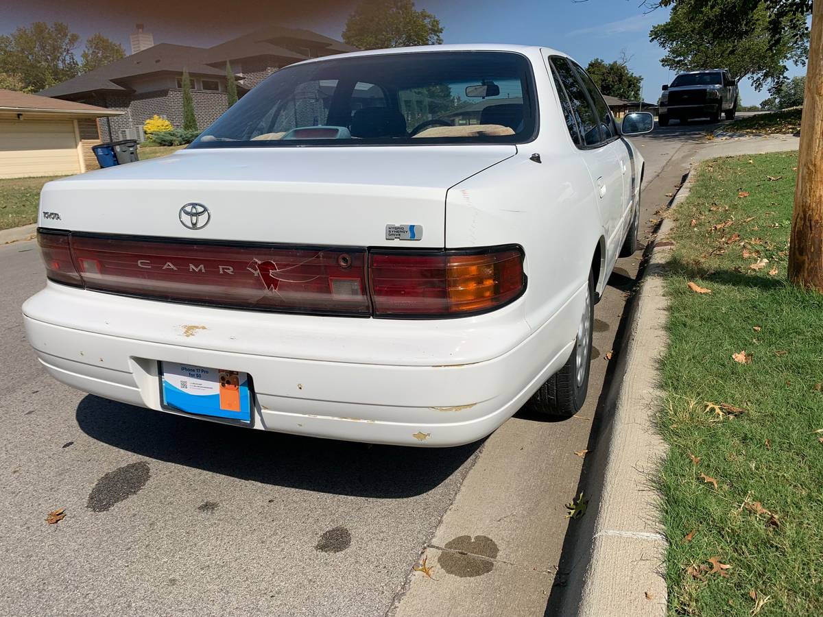 Toyota-camry-le-4dr-sedan-1992-white-7