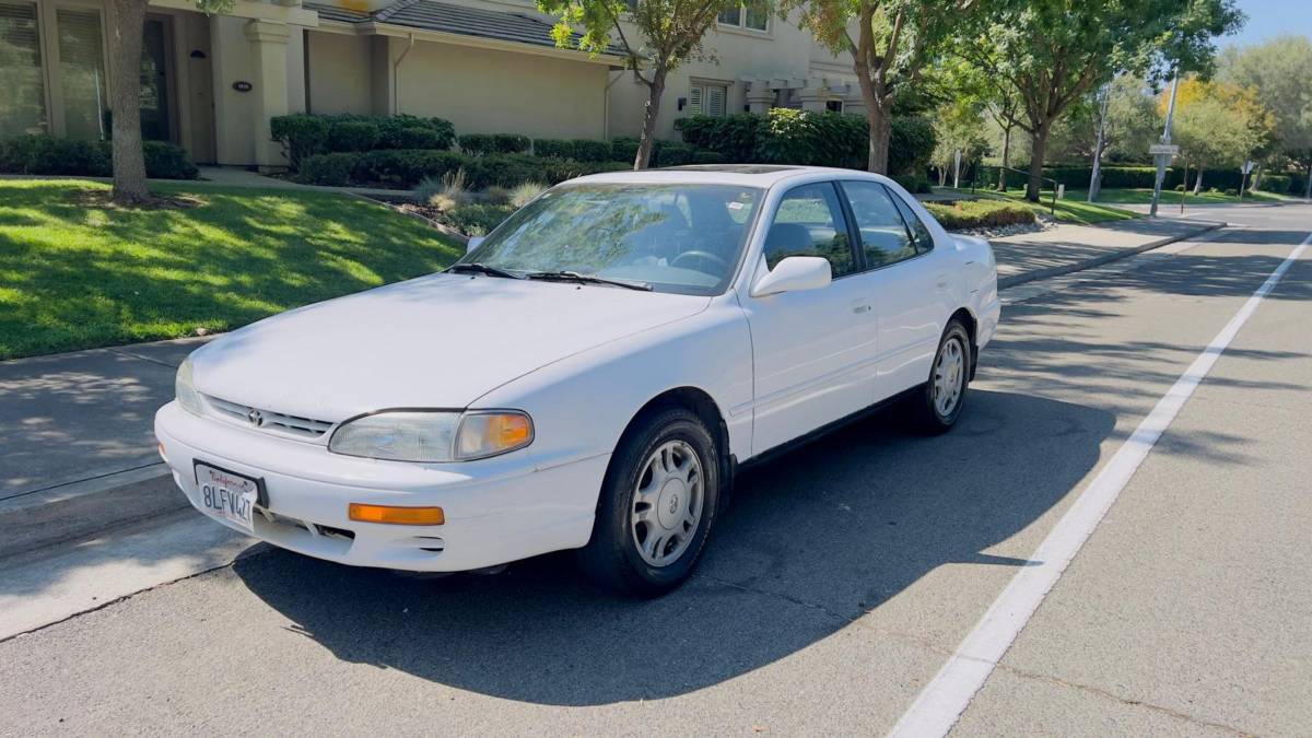 Toyota-camry-se-1996-white-1