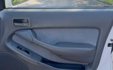 Toyota-camry-se-1996-white-10