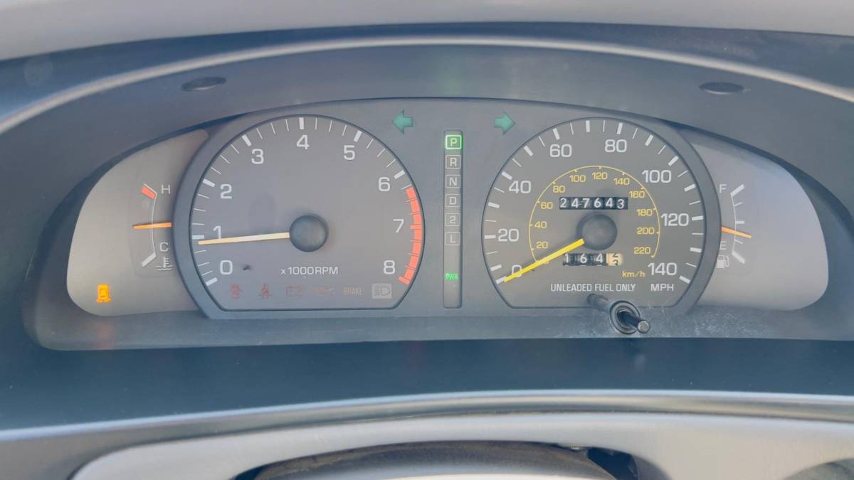 Toyota-camry-se-1996-white-12