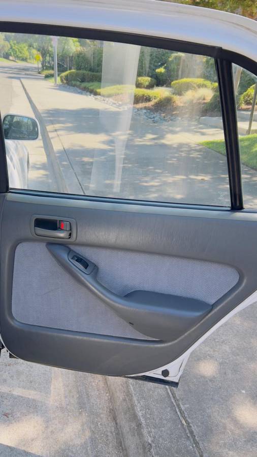 Toyota-camry-se-1996-white-14