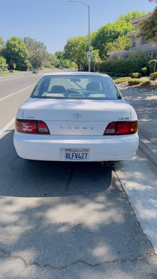 Toyota-camry-se-1996-white-3