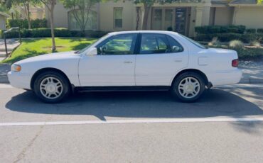 Toyota-camry-se-1996-white