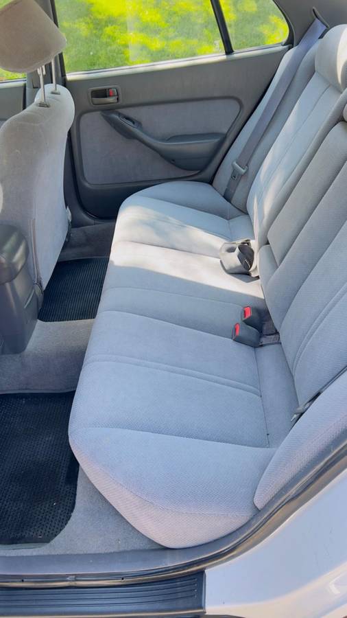 Toyota-camry-se-1996-white-9