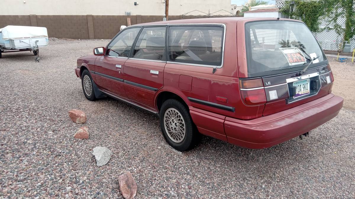 Toyota-camry-wagon-le-1988-red-9