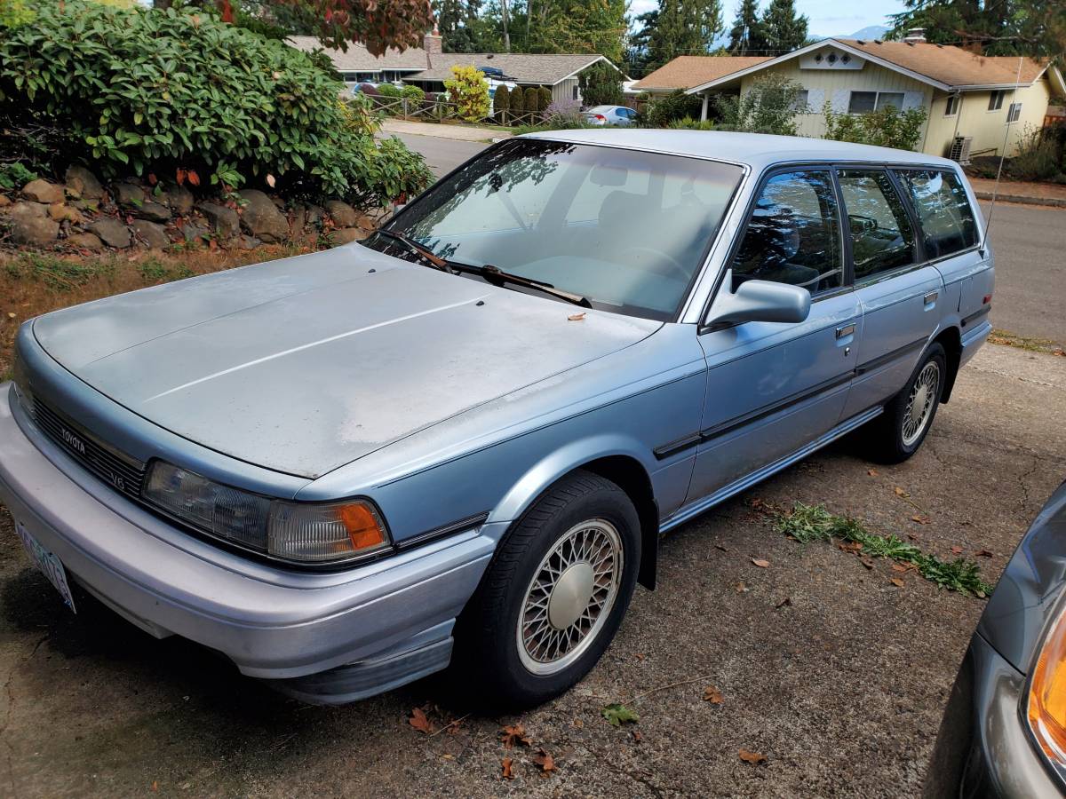 Toyota-camry-wagon-v6-le-1989-blue