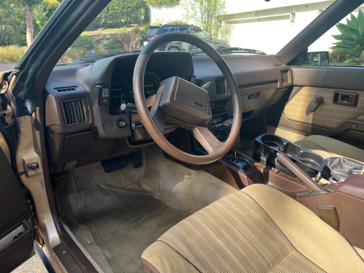Toyota-celica-gt-1984-10
