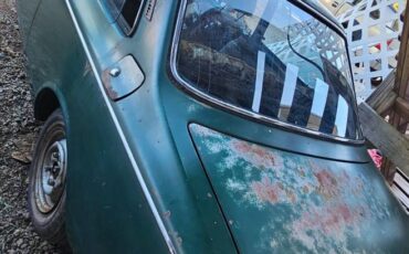 Toyota-corolla-1969-green-10