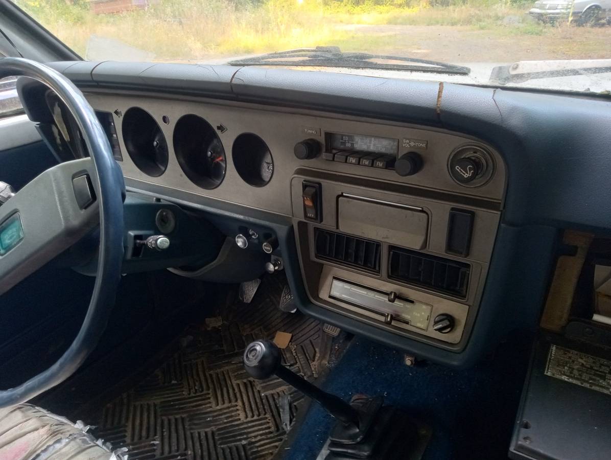 Toyota-corolla-1979-white
