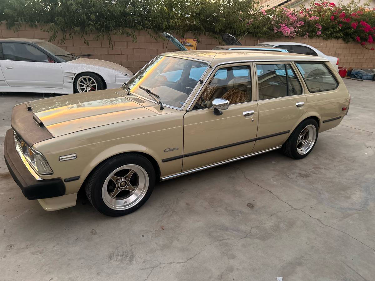 Toyota-corolla-1980-10