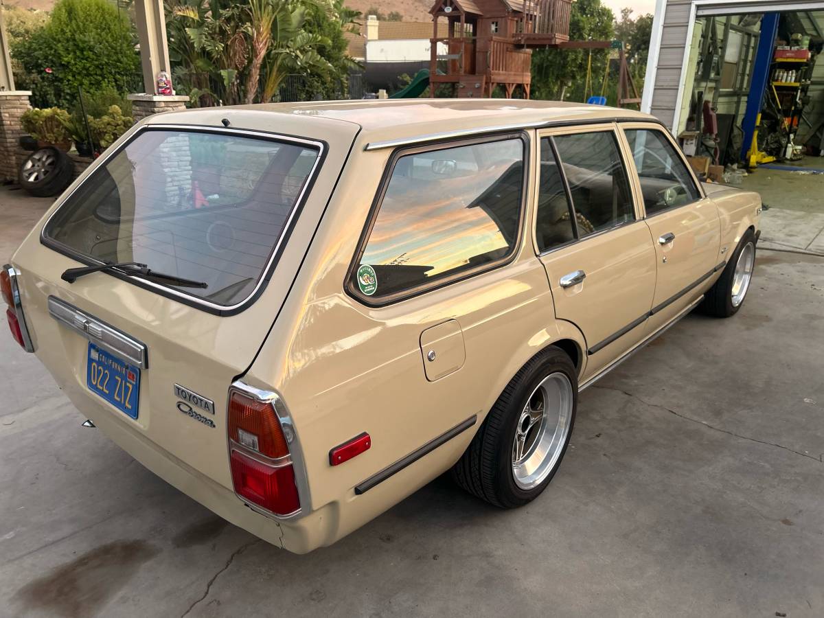 Toyota-corolla-1980-3