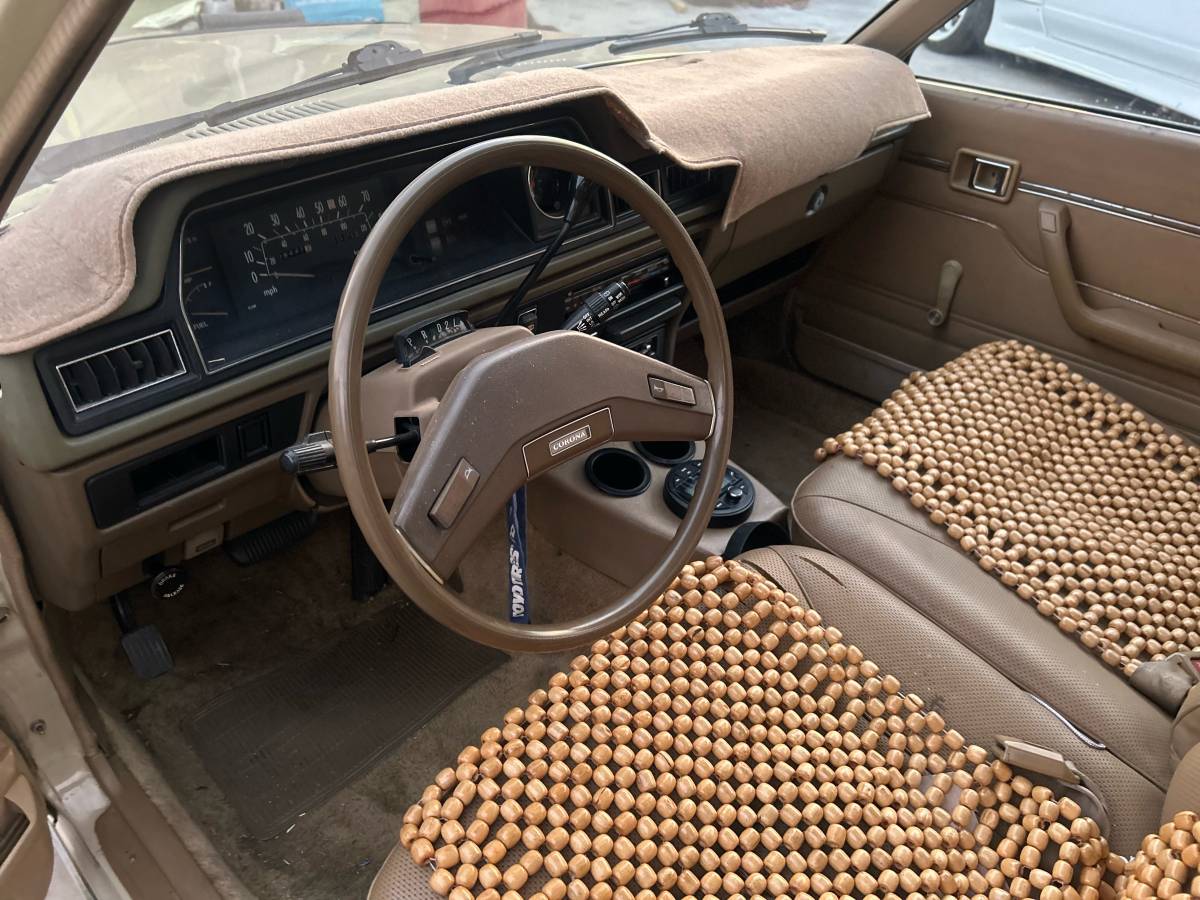 Toyota-corolla-1980-4
