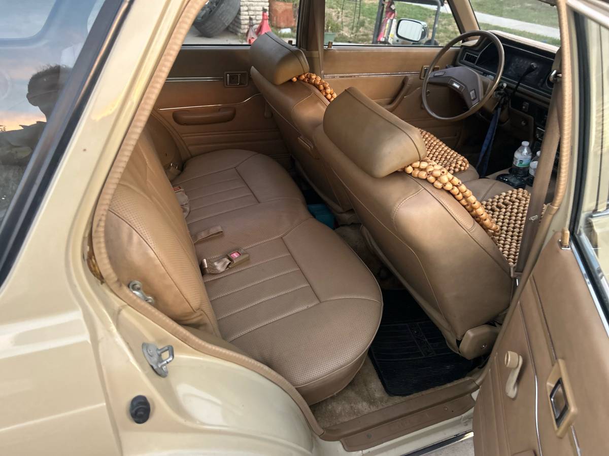 Toyota-corolla-1980-5
