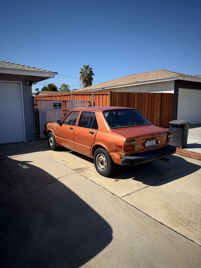 Toyota-corolla-1981-brown-3