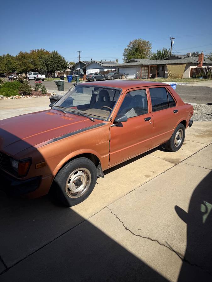 Toyota-corolla-1981-brown-5