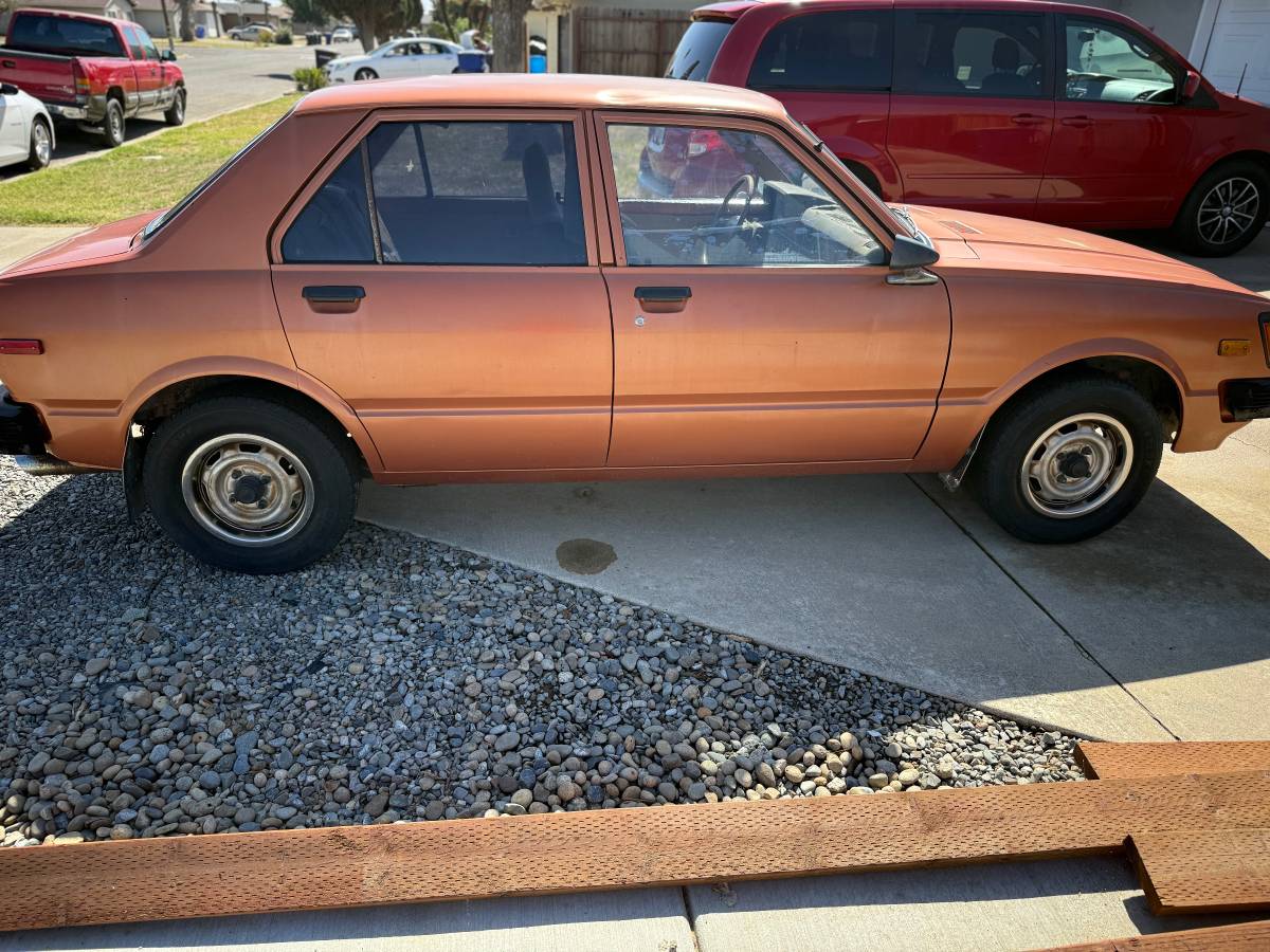 Toyota-corolla-1981-brown-6