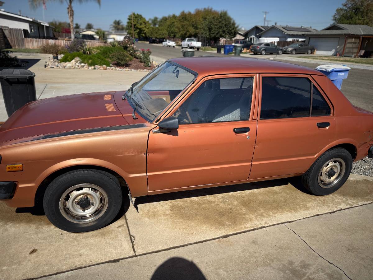 Toyota-corolla-1981-brown-8