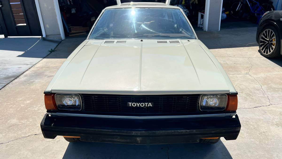 Toyota-corolla-1981-custom-3