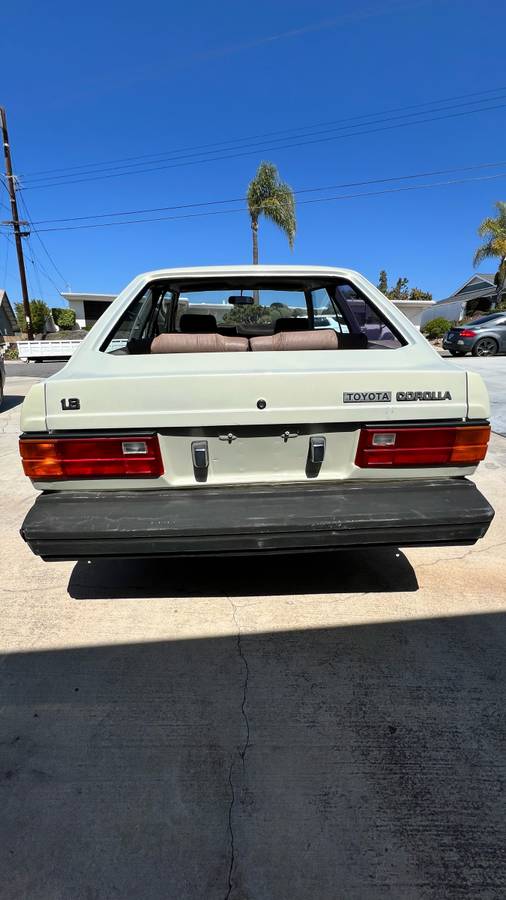 Toyota-corolla-1981-custom-4