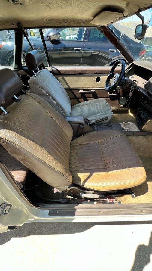 Toyota-corolla-1981-custom-6