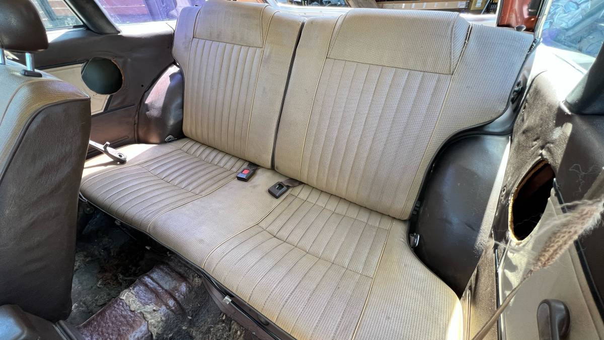 Toyota-corolla-1981-custom-7