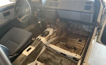 Toyota-corolla-1984-white-3