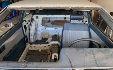 Toyota-corolla-1984-white-4