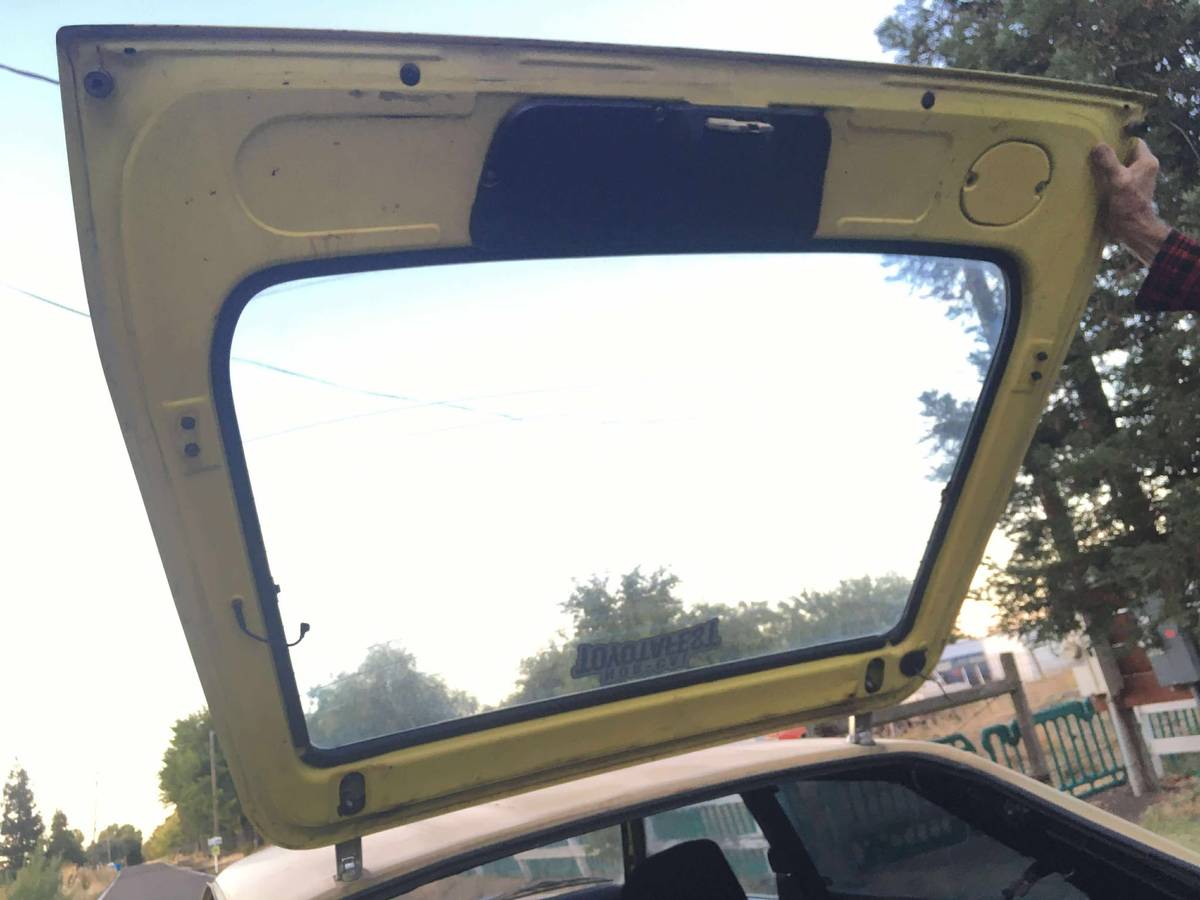 Toyota-corolla-liftback-1977-yellow-10