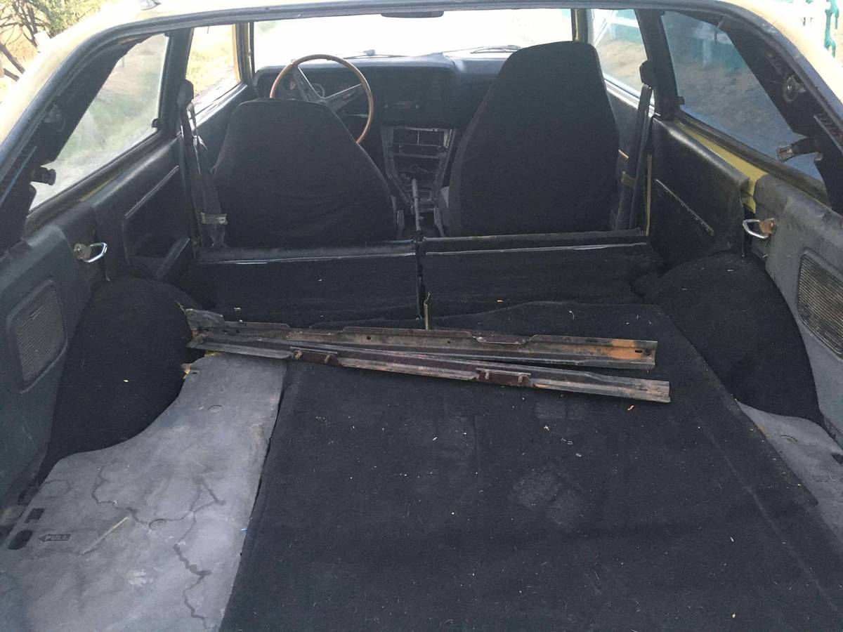 Toyota-corolla-liftback-1977-yellow-14