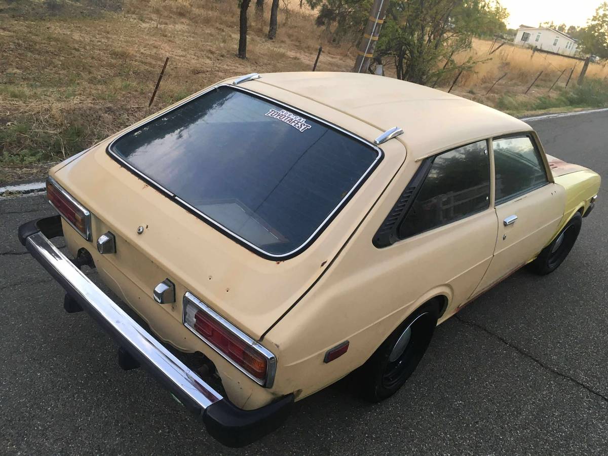 Toyota-corolla-liftback-1977-yellow-15