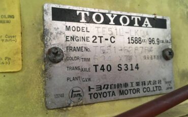 Toyota-corolla-liftback-1977-yellow-21