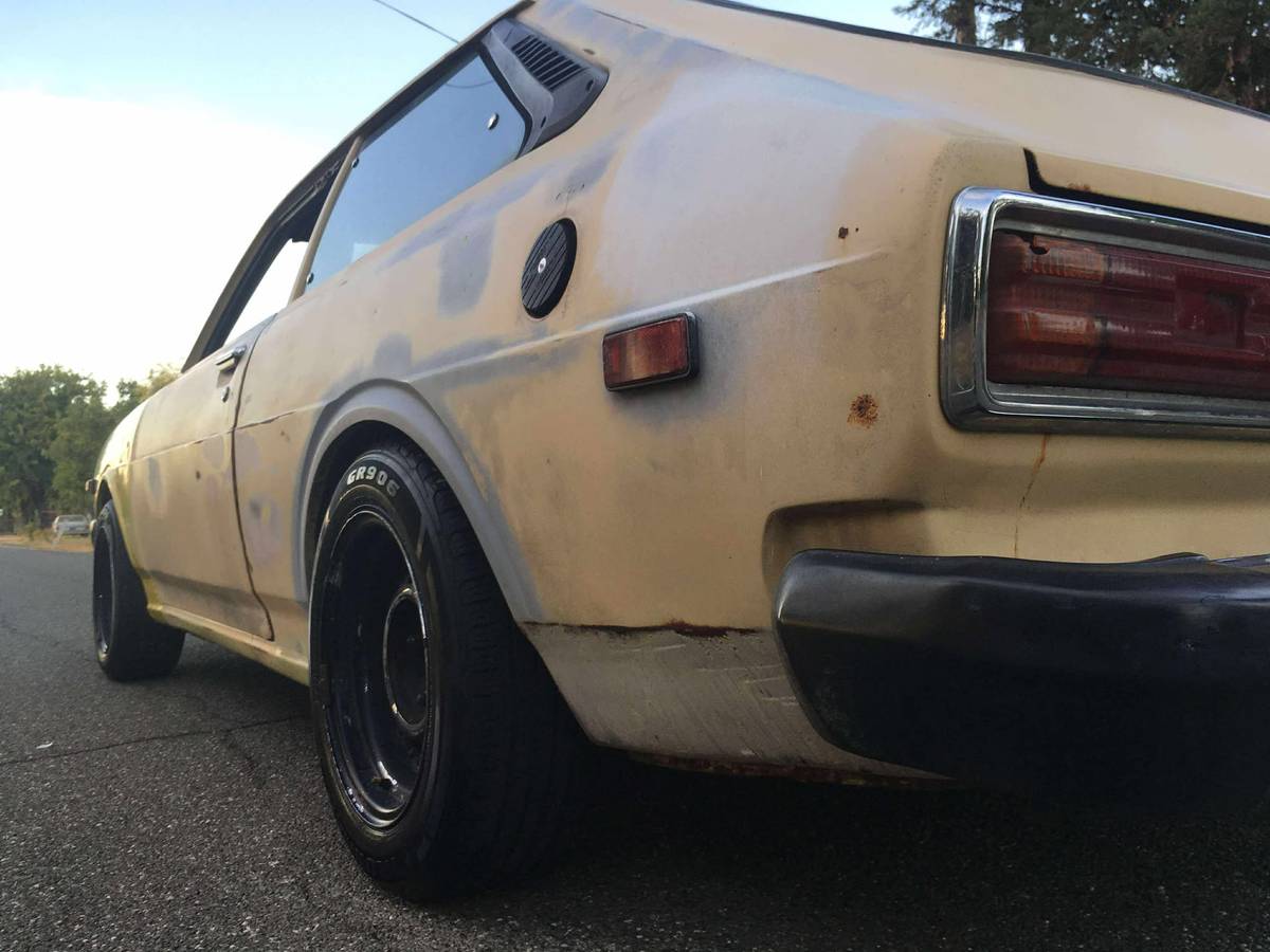 Toyota-corolla-liftback-1977-yellow-8
