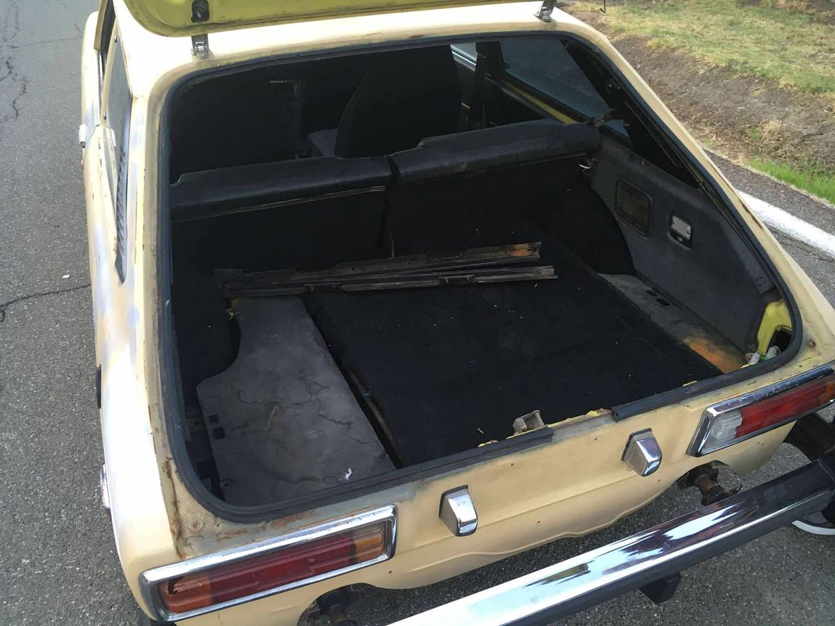 Toyota-corolla-liftback-1977-yellow-9