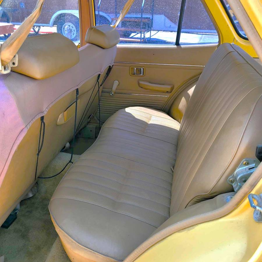 Toyota-corona-1977-8