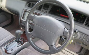 Toyota-crown-majesta-1992-black-18