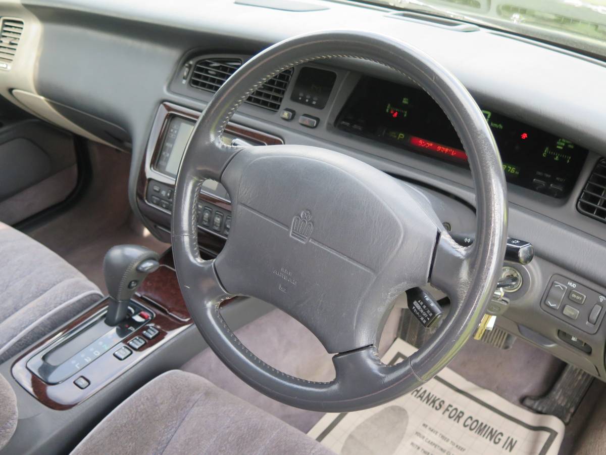 Toyota-crown-majesta-1992-black-18