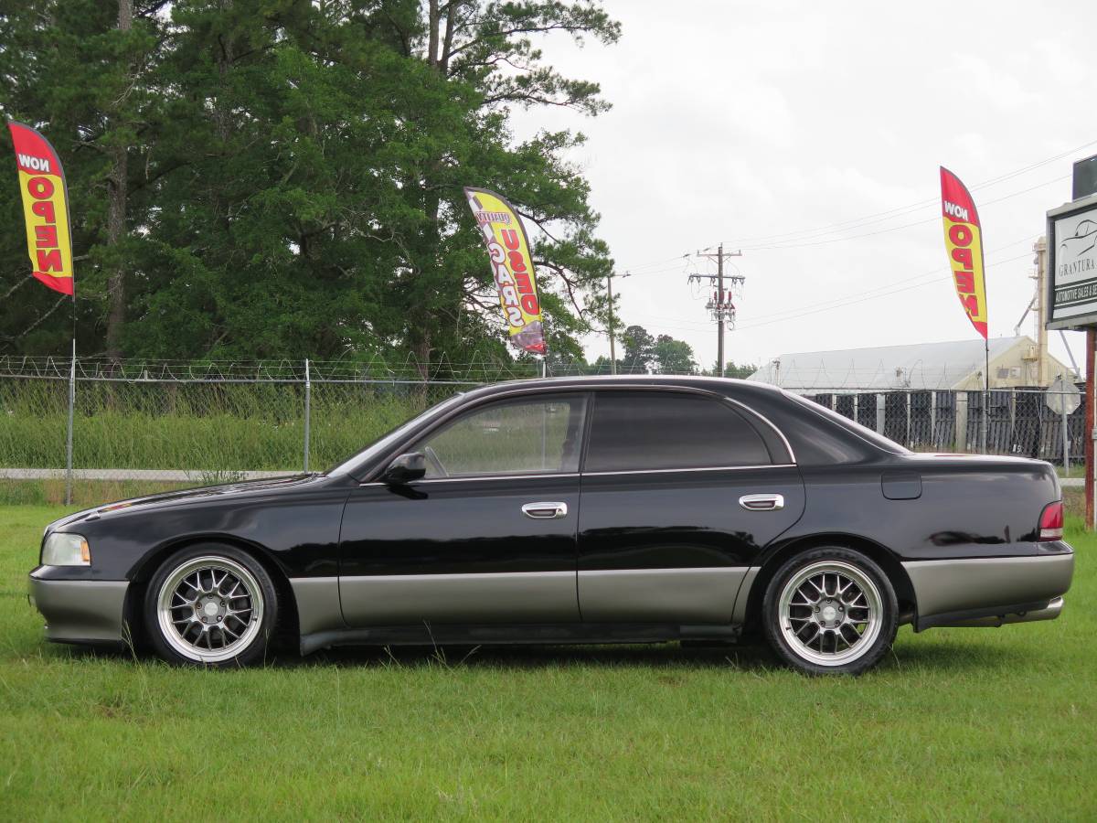 Toyota-crown-majesta-1992-black-4