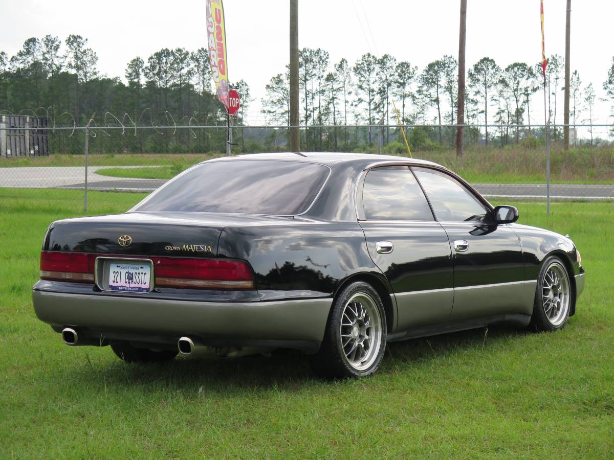 Toyota-crown-majesta-1992-black-46