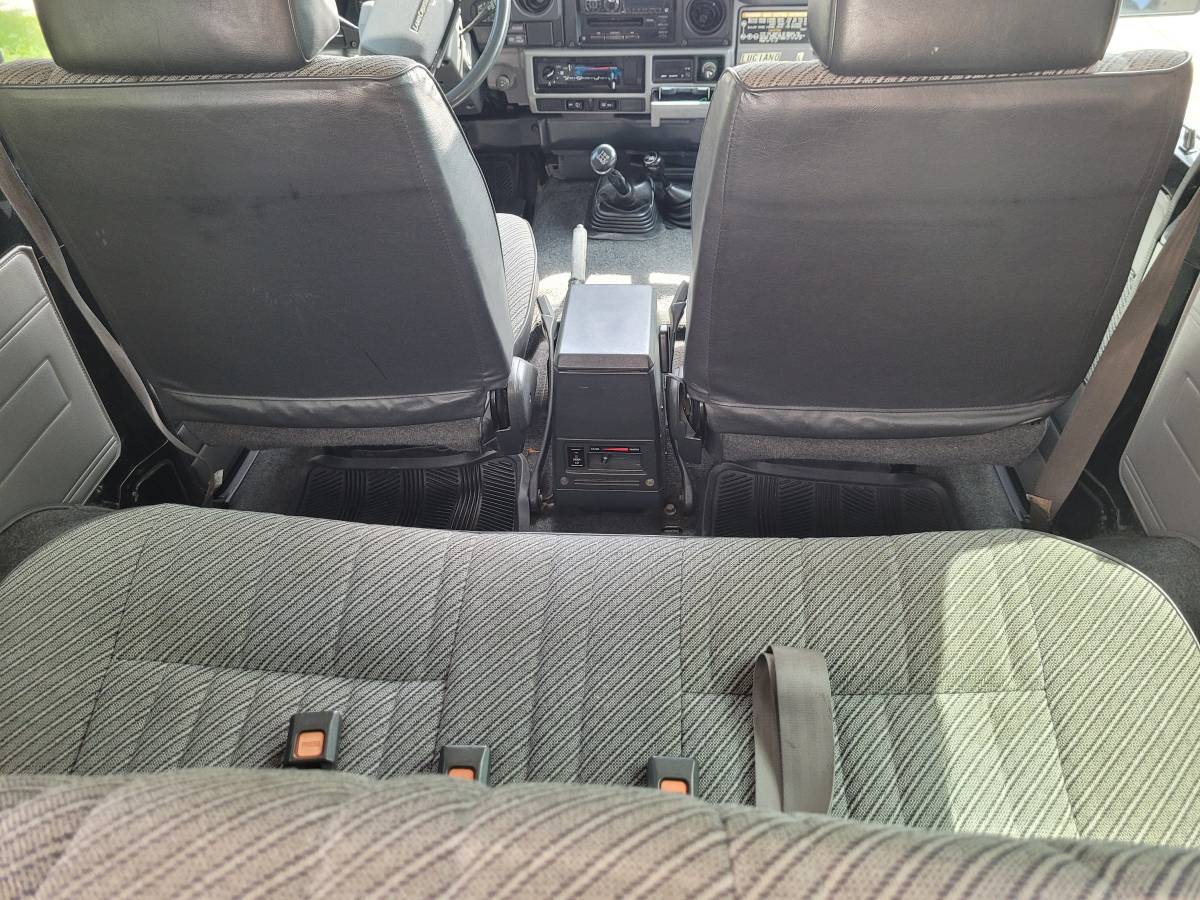 Toyota-diesel-1985-black-34