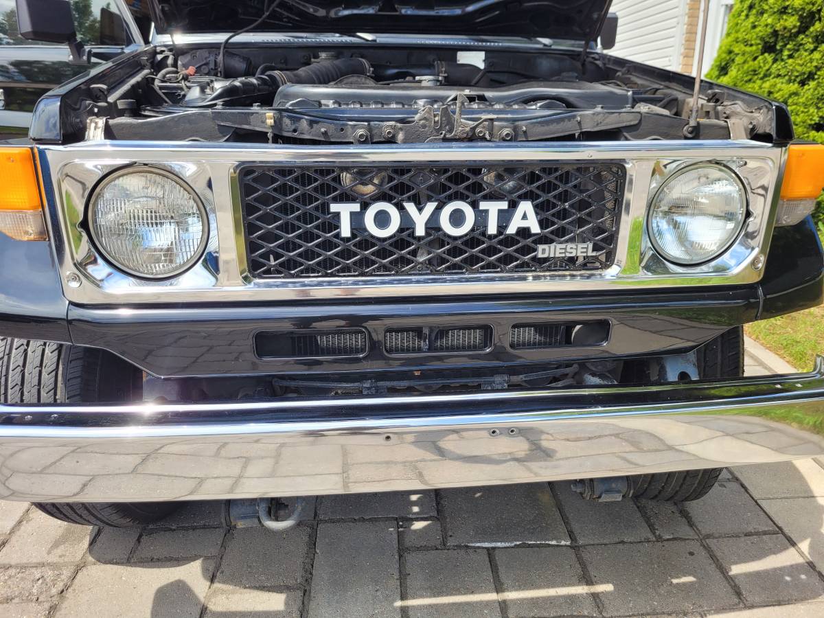 Toyota-diesel-1985-black-42