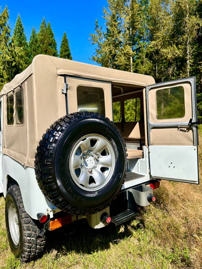 Toyota-fj-cruiser-4wd-1978-white-3