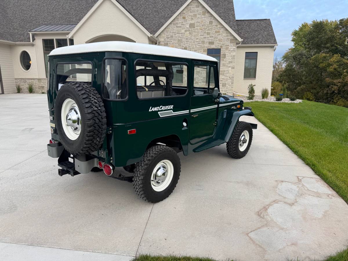 Toyota-fj40-1972-green-1