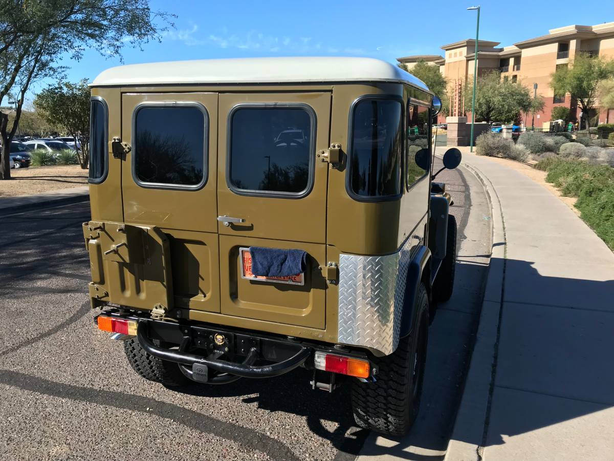 Toyota-fj40-1975-brown-1