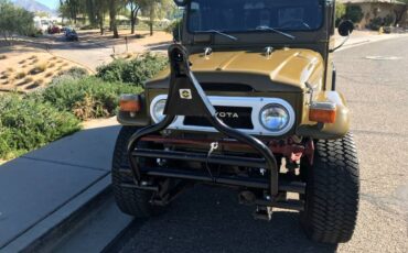 Toyota-fj40-1975-brown-2