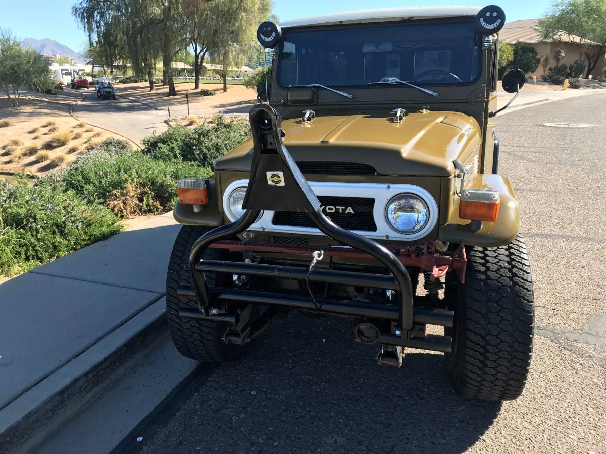 Toyota-fj40-1975-brown-2