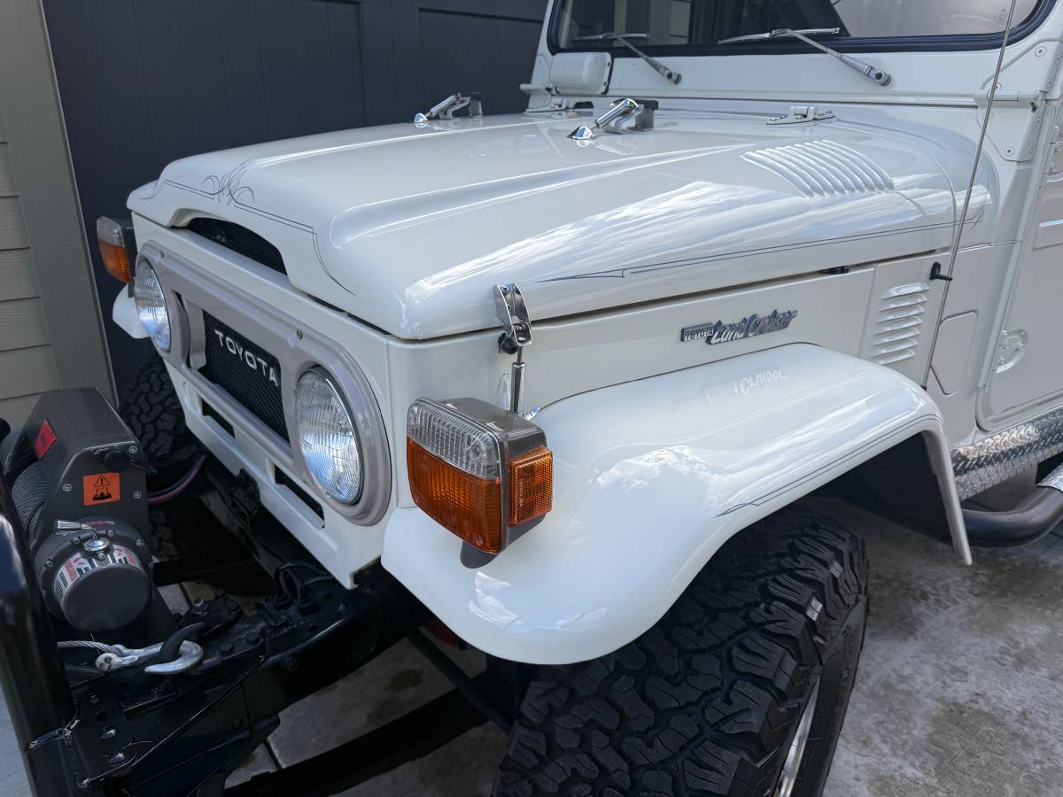 Toyota-fj40-1977-white-10